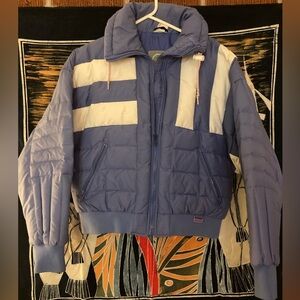 Vintage 80’s mountain goat ski down bubble crop jacket, size M white stag brand